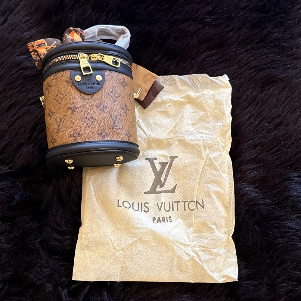 Louis Vuitton Brown Monogram Mini Vanity Case with Black Trim and Gold Hardware - Picture 2 of 8
